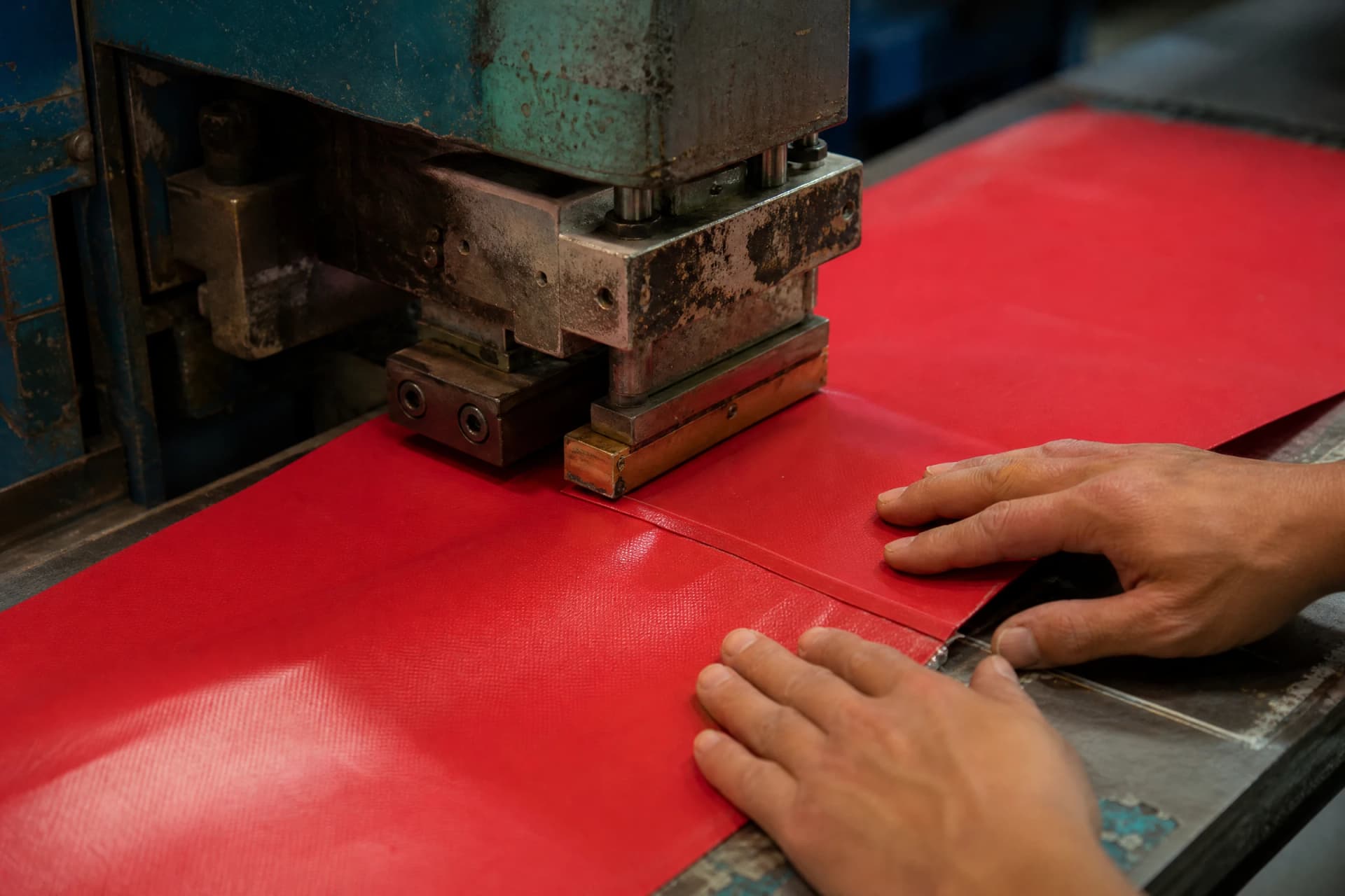 High-frequency welding machine sealing red PVC material